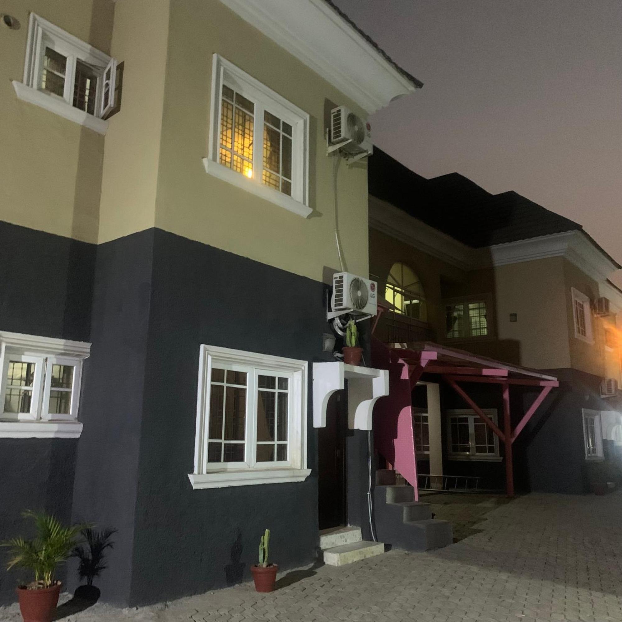 Health Plaza Abuja Aparthotel Exteriör bild