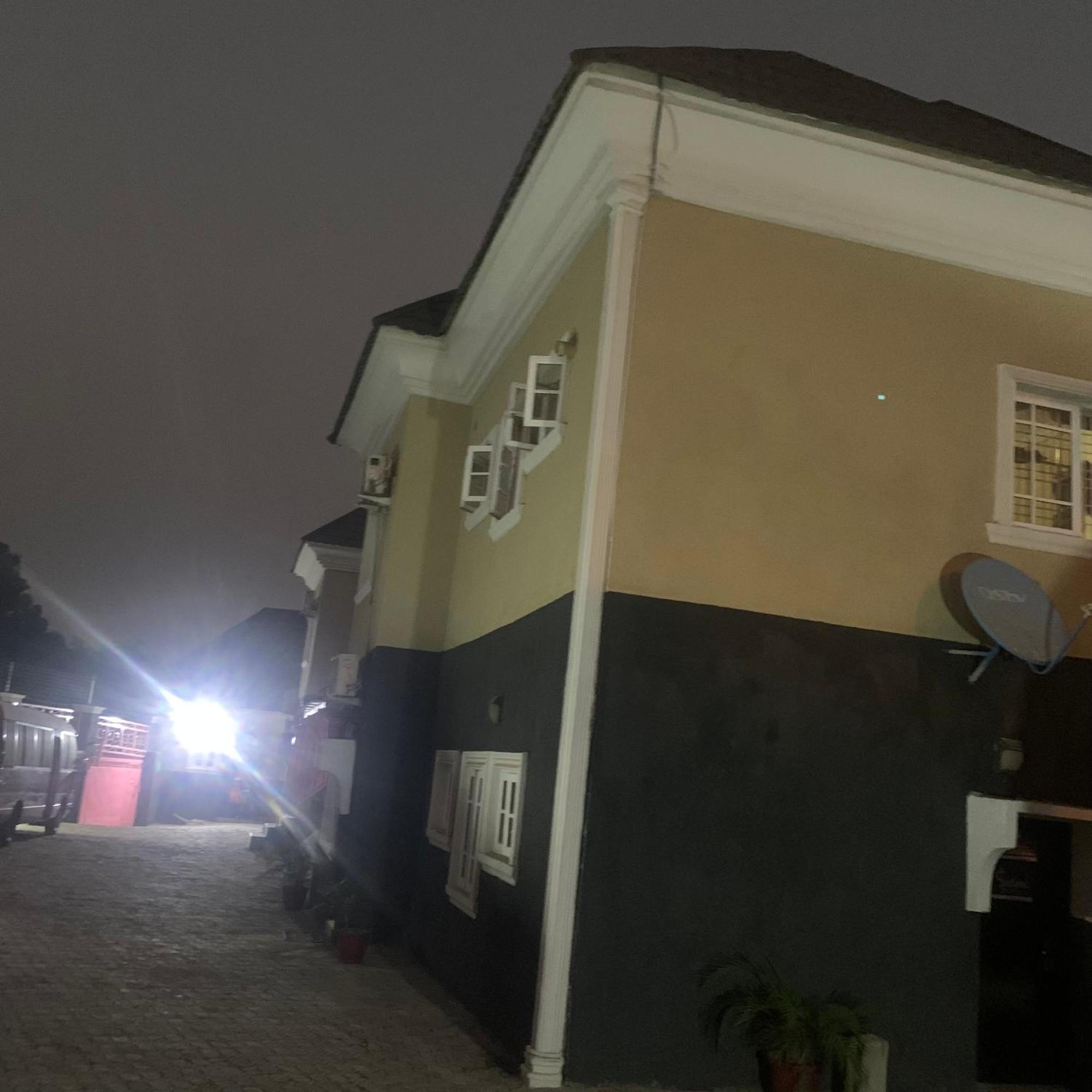 Health Plaza Abuja Aparthotel Exteriör bild