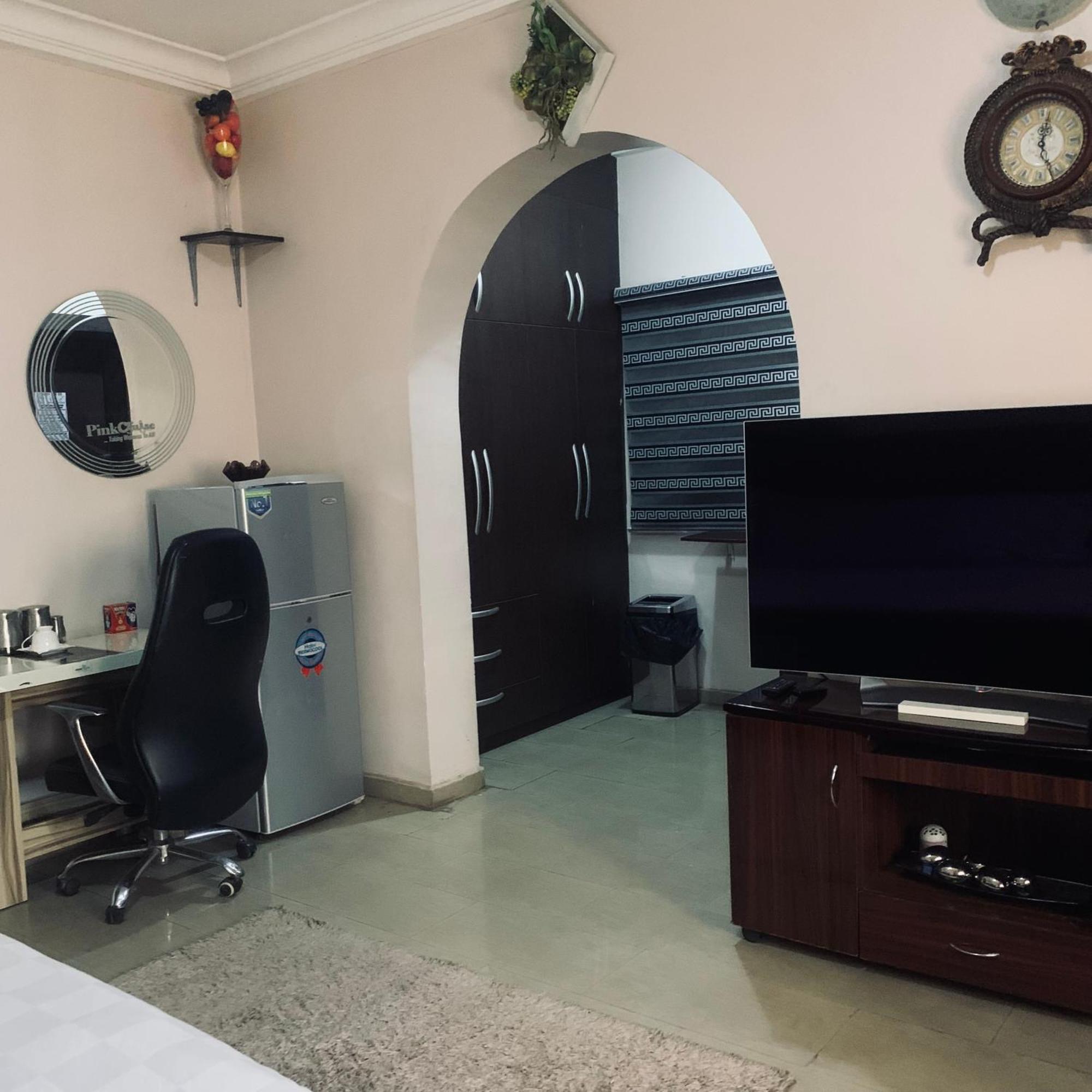 Health Plaza Abuja Aparthotel Exteriör bild