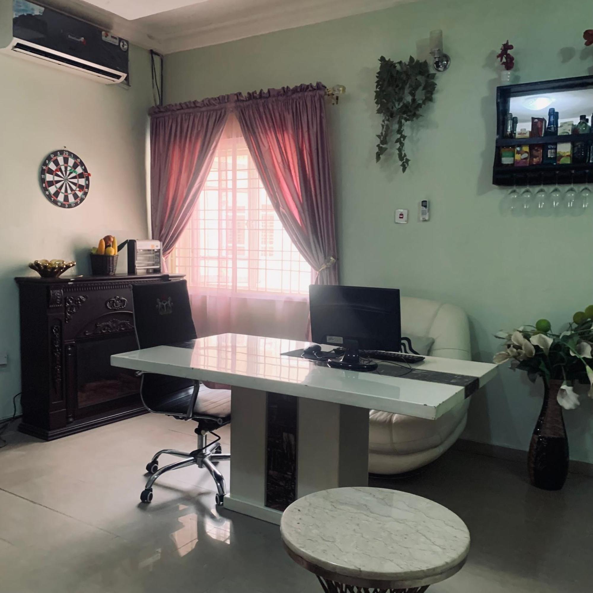 Health Plaza Abuja Aparthotel Exteriör bild