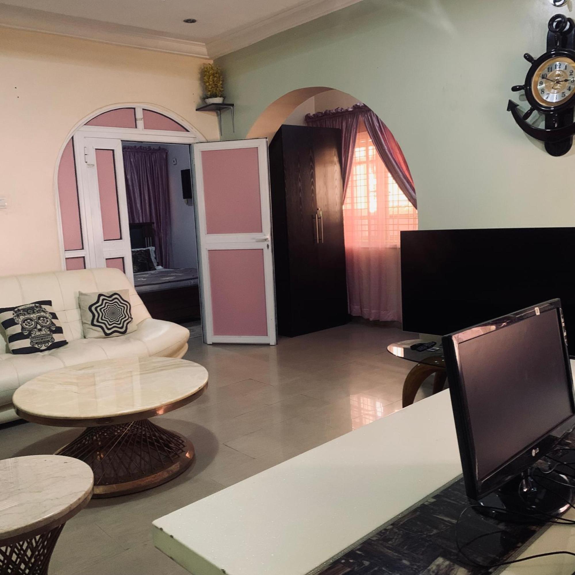 Health Plaza Abuja Aparthotel Exteriör bild