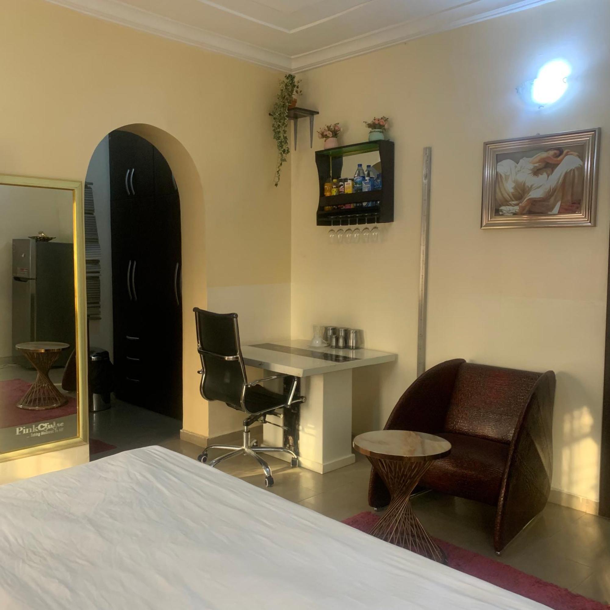 Health Plaza Abuja Aparthotel Exteriör bild