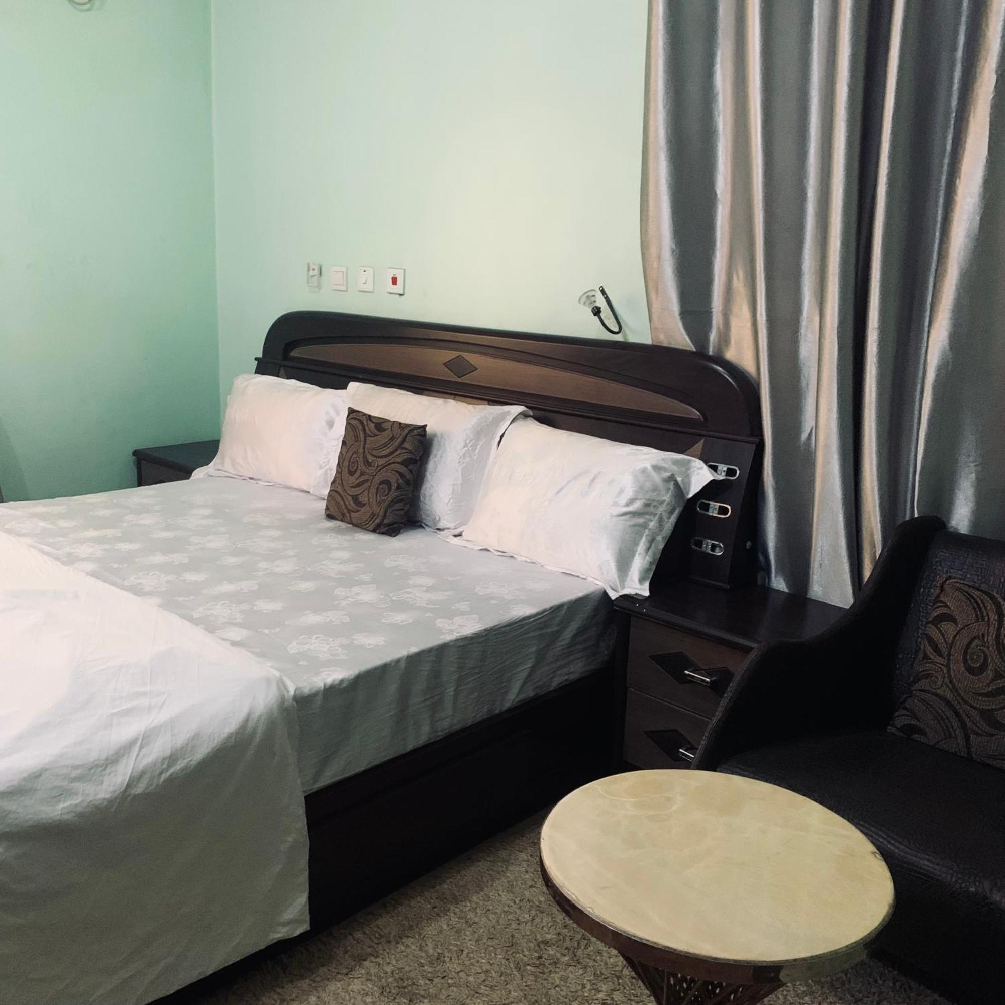 Health Plaza Abuja Aparthotel Exteriör bild
