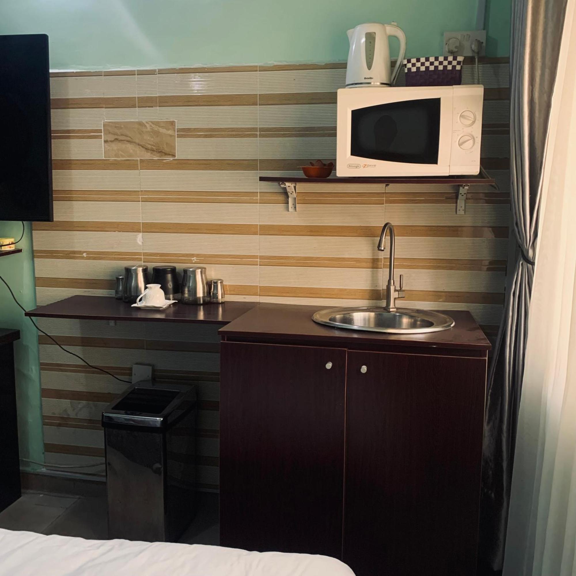 Health Plaza Abuja Aparthotel Exteriör bild
